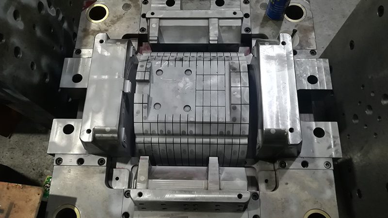 多工位精密冲压模具定制，揭秘其关键步骤与要点