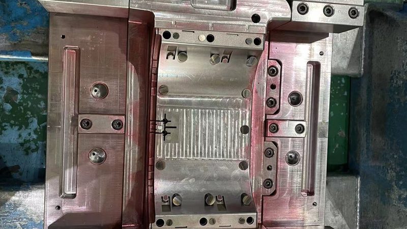 汽车注塑模具：揭秘其关键技术与选型要点