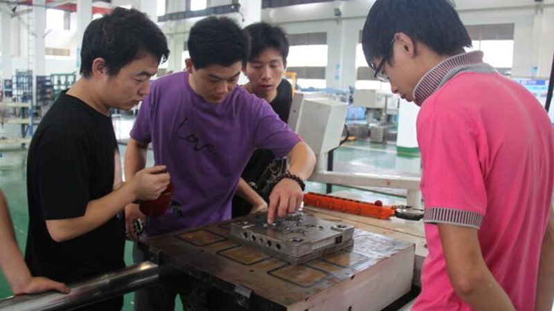 双色模具加工：揭秘广东优质厂家的核心优势**